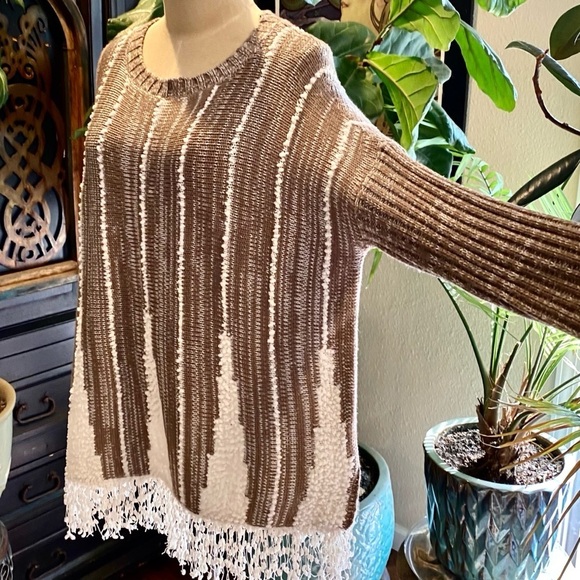Macy’s boho texture fringe tunic oversized sweater - Picture 4 of 14